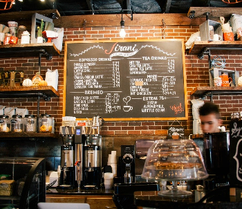 Législation et saison d'été dans les hôtels, cafés, restaurants